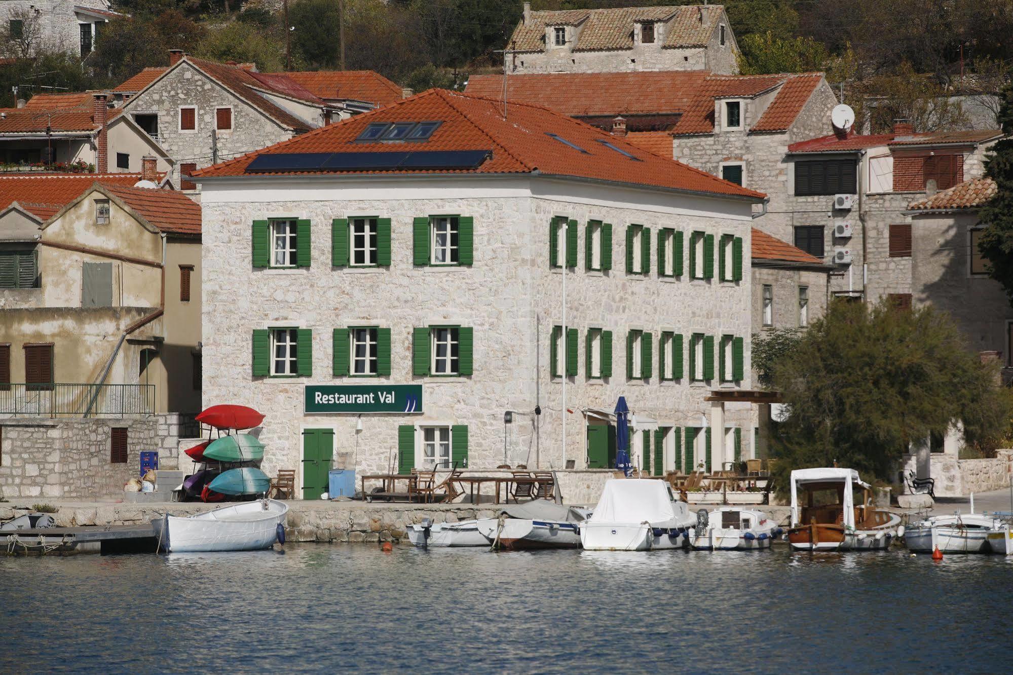 Hotel Maestral Prvic Luka Exterior photo